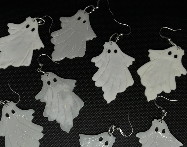 Glow in Dark Ghosts & Skulls