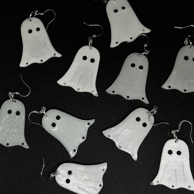 Glow in Dark Ghosts & Skulls